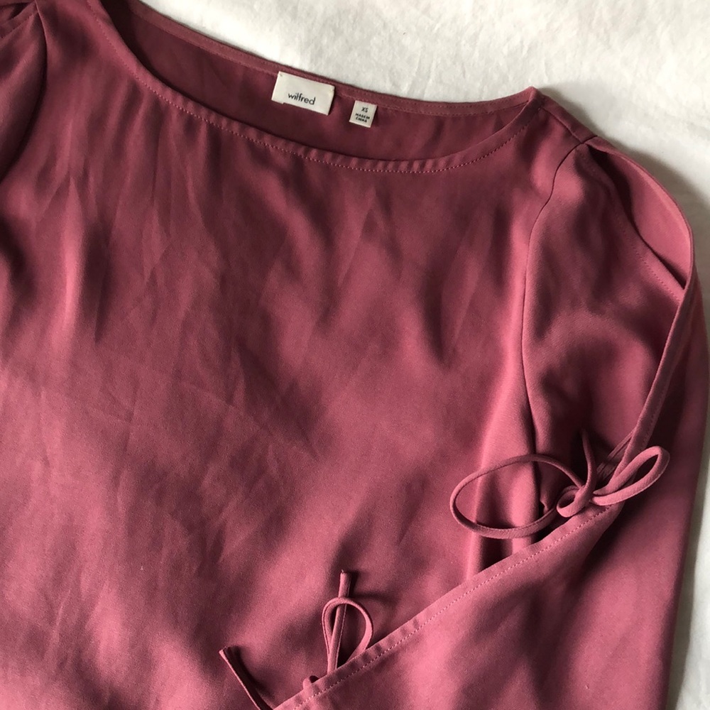 Aritzia Wilfred blouse!